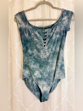 American Eagle Soft & Sexy Tie Dye Bodysuit Size Medium Lace Up Front 🦋